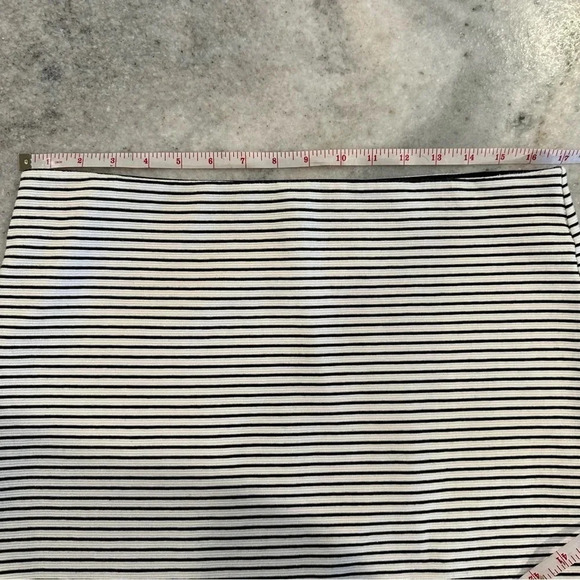 Ann Taylor LOFT Petite Pencil Skirt Black & White Stripped Size LP - Picture 4 of 10